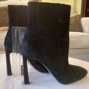 Women’s Vince Camuto Size 7M Black Suede Leather Ankle Boot Bootie Heel Talanna